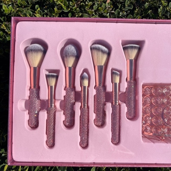 VIRAL Glitz and Glam Brush set in Pink Rhinestone - Picture 5 of 9